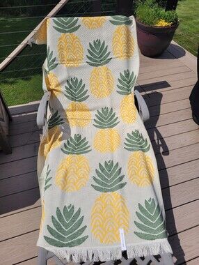 NEW Bianca Pineapple Print Fringed Beach Towel in Yellow & Green
